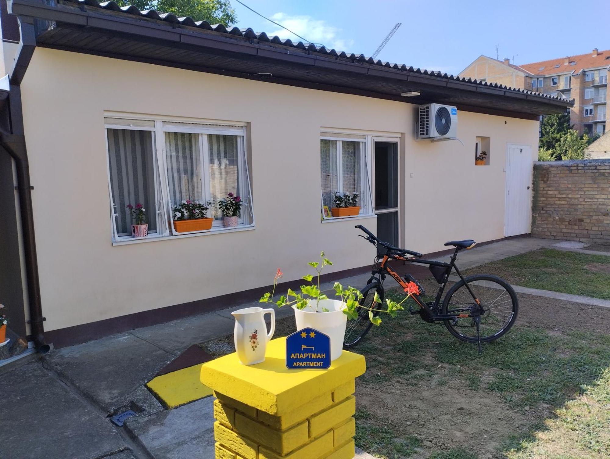 Cyclo Apartment Pinki Bačka Palanka Extérieur photo